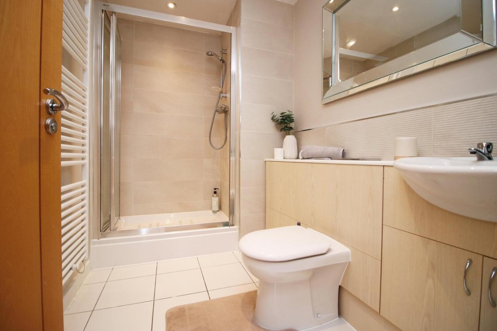 Ferienwohnung Perfect Getaway In Cardiff Marina Exterior foto
