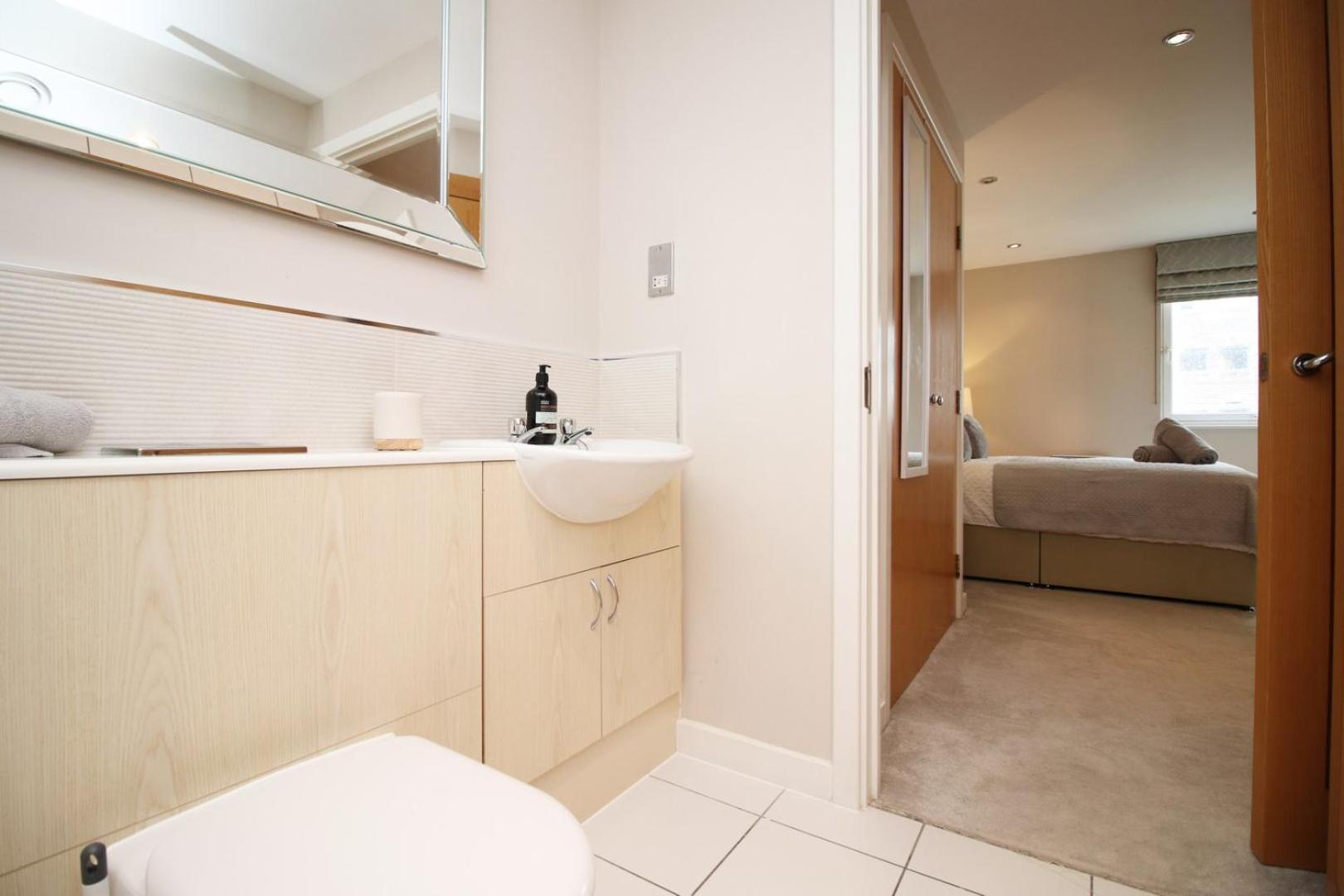 Ferienwohnung Perfect Getaway In Cardiff Marina Exterior foto